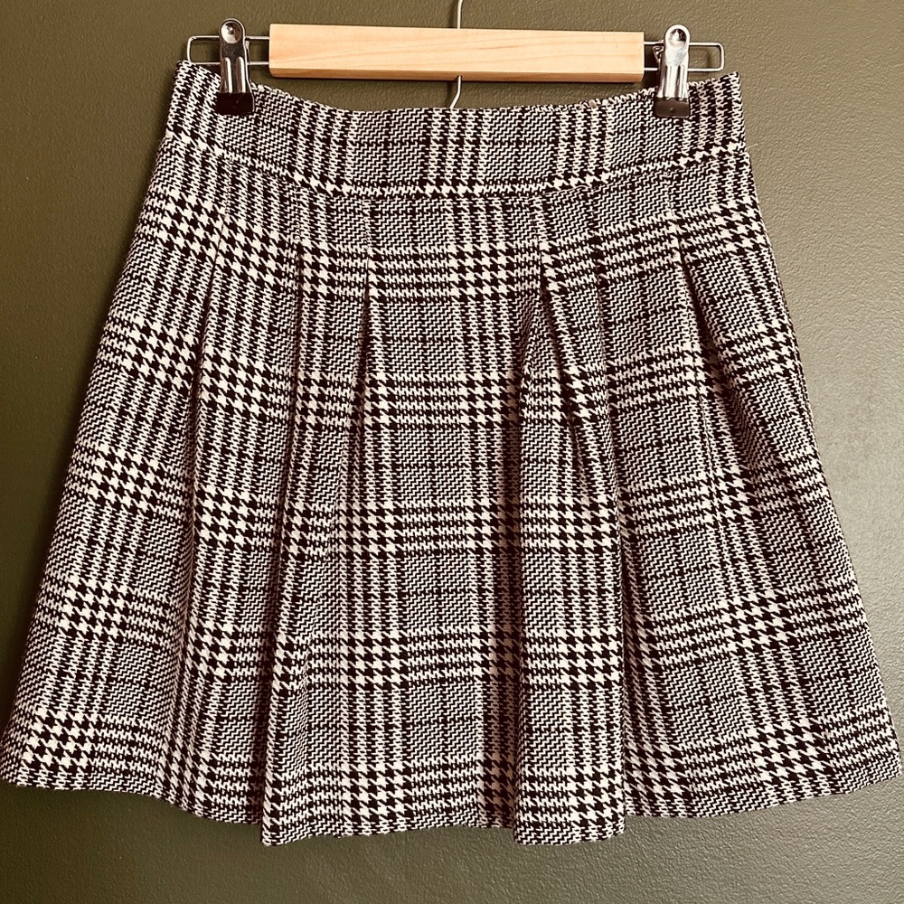 Classic Black and White Plaid Skirt